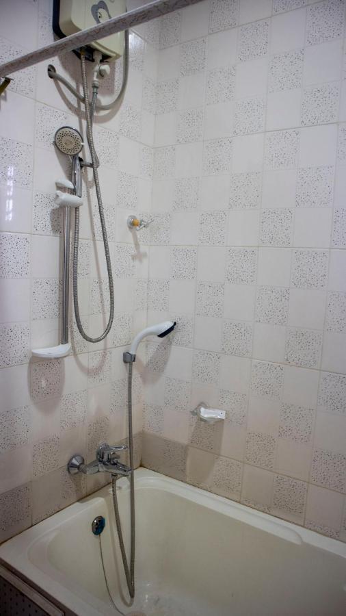 Lou Ralph Hotel Акра Екстериор снимка