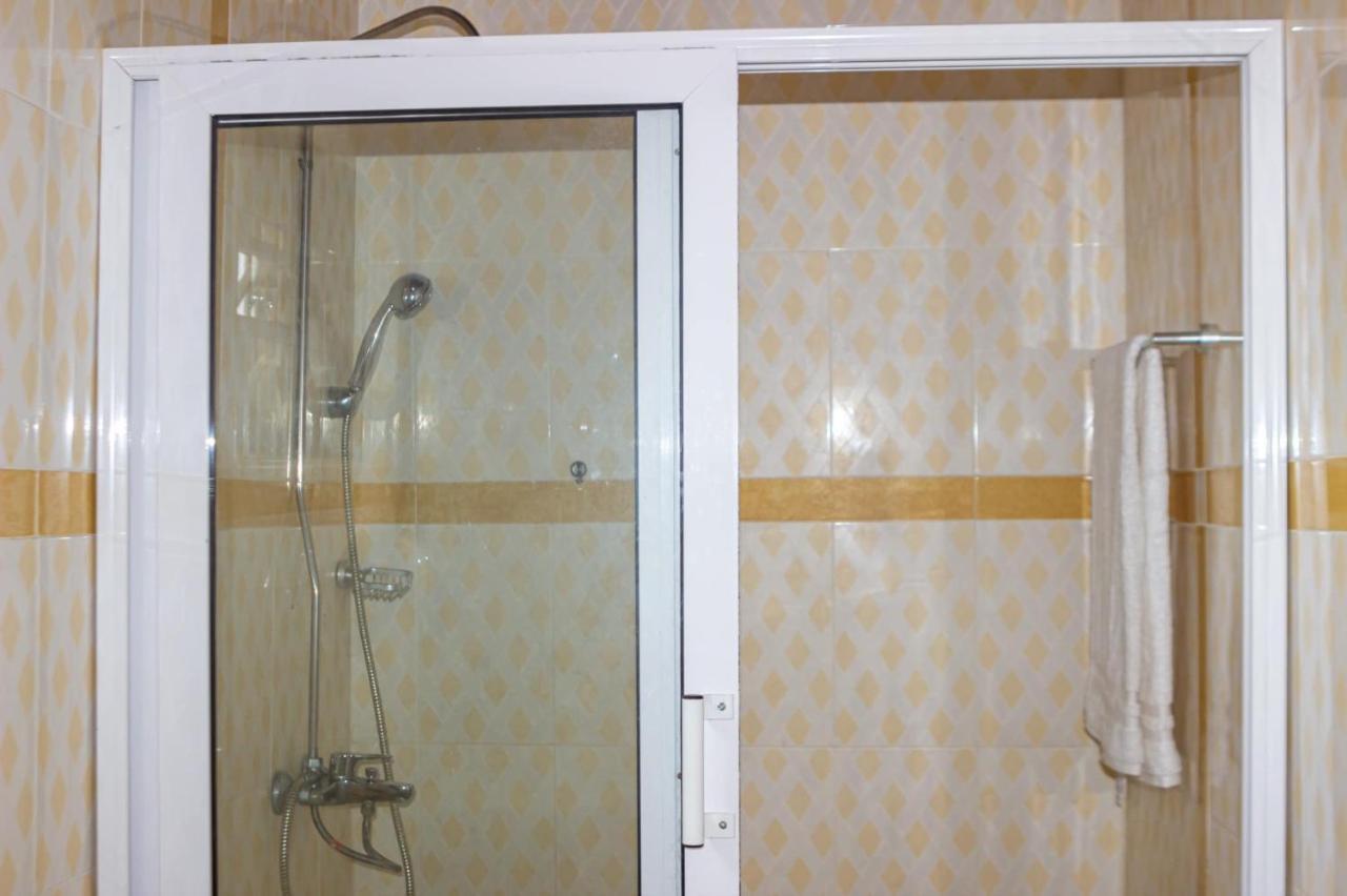 Lou Ralph Hotel Акра Екстериор снимка