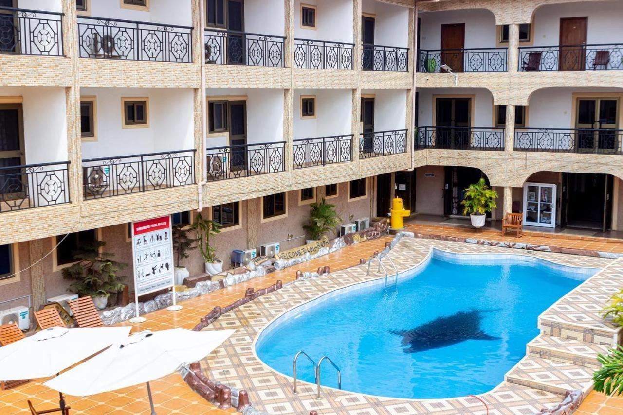 Lou Ralph Hotel Акра Екстериор снимка