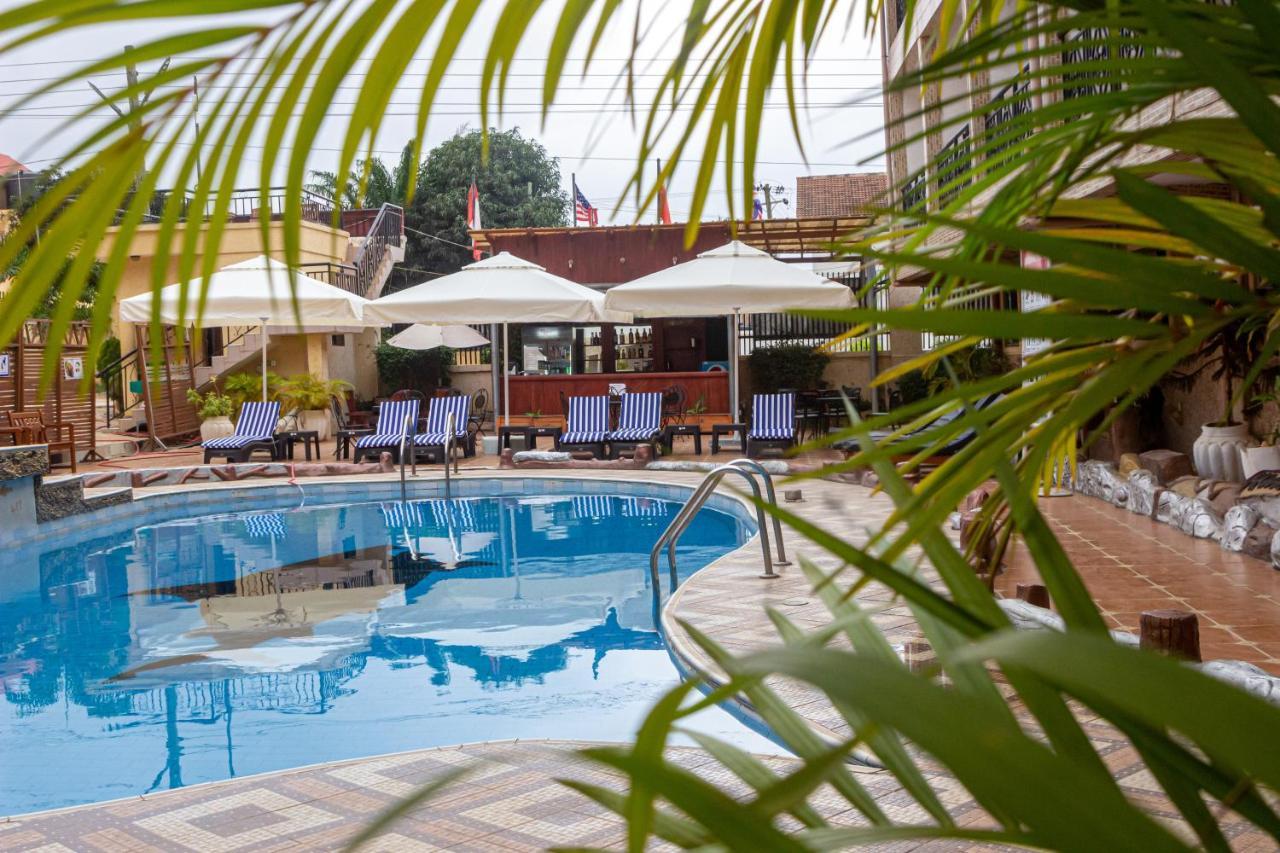 Lou Ralph Hotel Акра Екстериор снимка